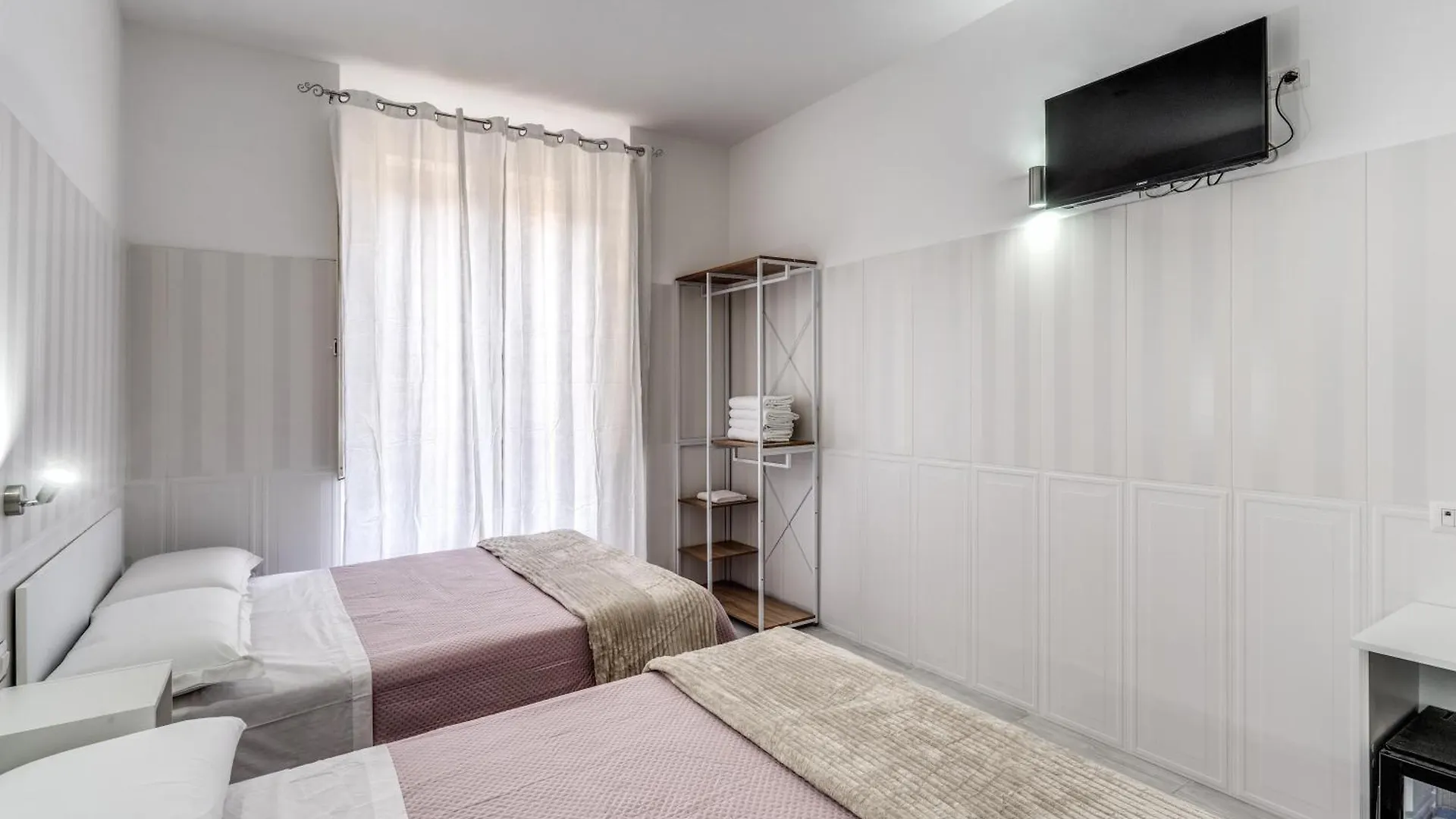 Hotel Altadomus Roma 0*,  Italia